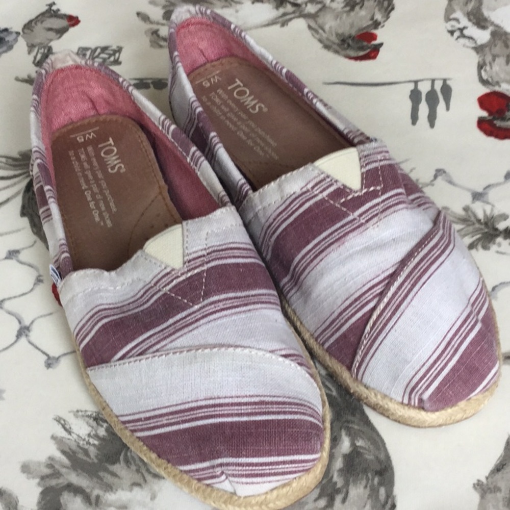 Stripe size 5 Toms shoes excellent condition